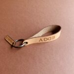 IMG_7815 Schlüsselanhänger "SCHLAUFE" 2mm Leder für beidseitige Personalisierung