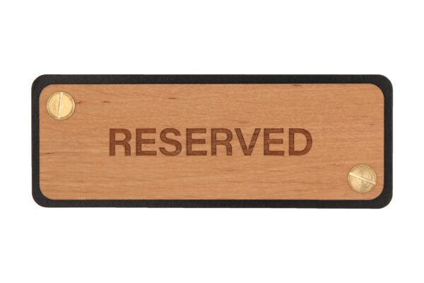 Reserviertschild aus Leder Holz Erle Schild für Tischreservierung aus Leder mit Holz und Buchschrauben und Aufschrift: RESERVED.
