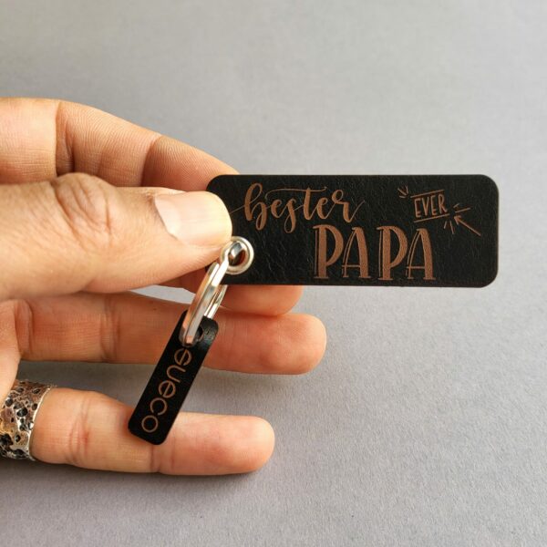 20230602_162653 "Bester Papa" - Schlüsselanhänger aus Leder mit Gravur - Geschenk für den Vater